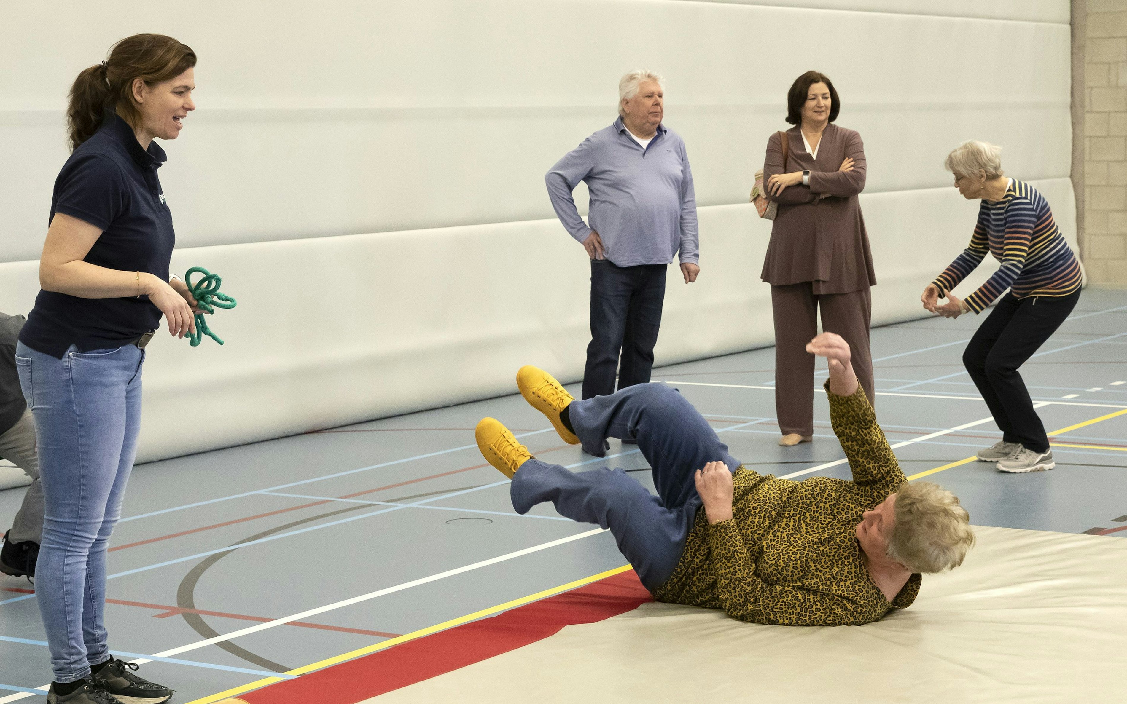 Persfoto minister Helder bezoekt valpreventieprogramma Stevig Staan in Venlo